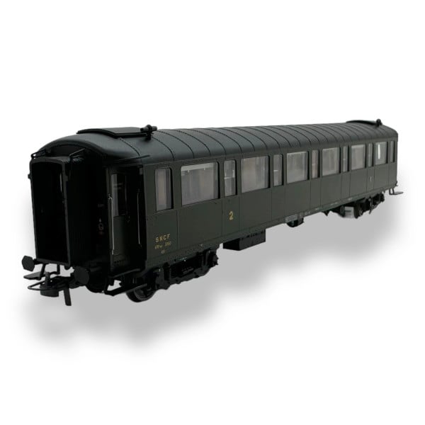[HO] : Voiture Métallisée Ex-PLM, A3B4 N°3350, vert 306, SNCF, Ep.IIIa – REE VB453