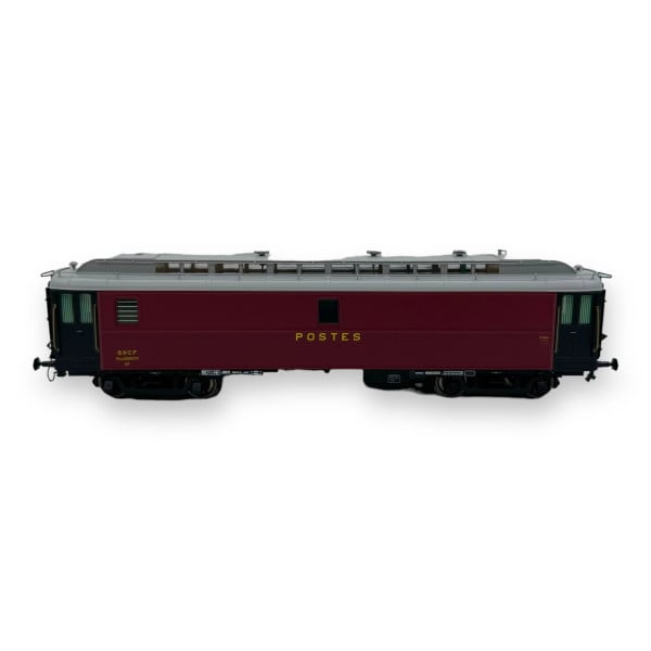 [HO] : Voiture postale OCEM Ambulant 16m PAmyi, livrée rouge foncé, SNCF, Ep. III - VB247