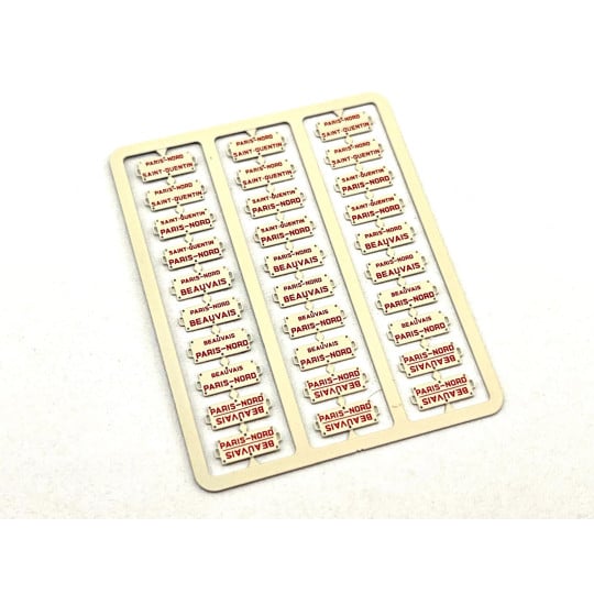 [HO] : Plaques d'itinéraires pour voitures voyageurs, Lettres rouges, Région Nord [x 30] - XB053