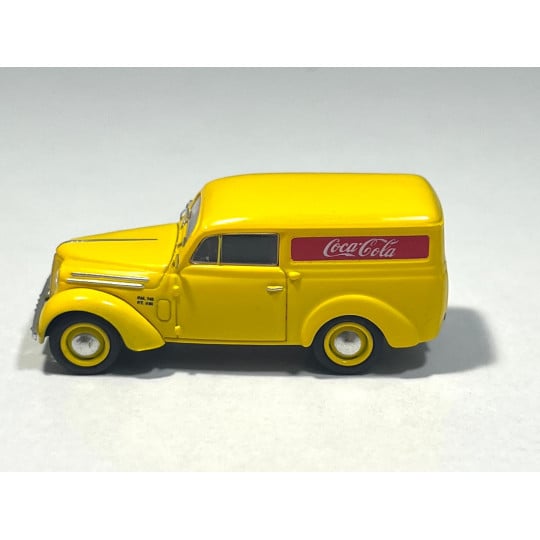 [HO] Voiture Renault Juvaquatre Jaune "COCA-COLA" - CB206