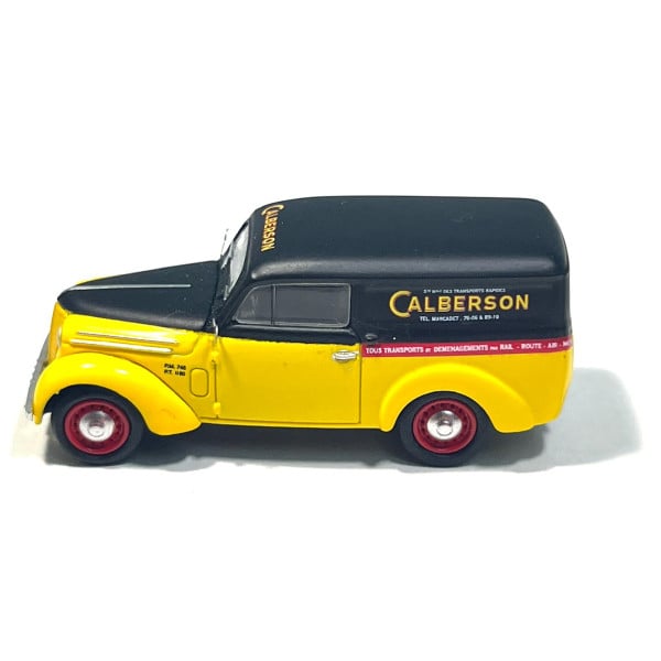 [HO] Voiture Renault Juvaquatre "CALBERSON" - CB207
