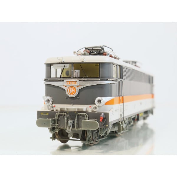 [HO] : Locomotive électrique BB 16053, livrée Corail, dépôt de Paris La Chapelle, Ep. IV, SNCF, DCC Sound – MB180S
