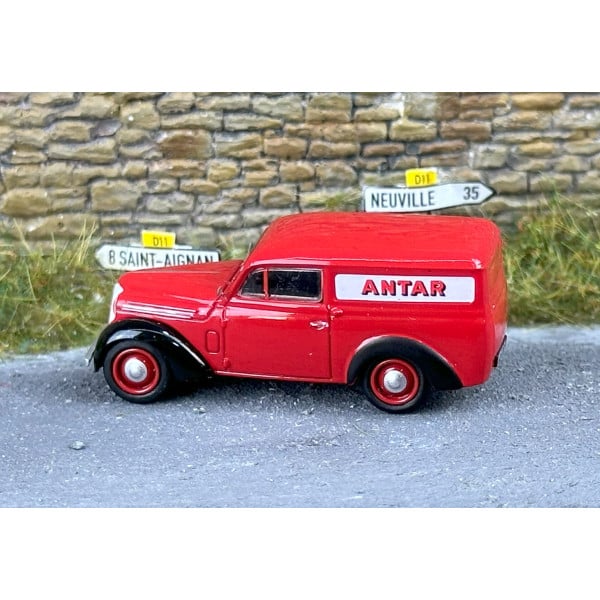 [HO] Voiture Renault Juvaquatre Fourgon tôlé "ANTAR" - CB173