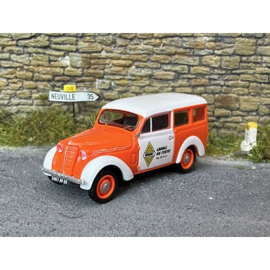 [HO] Voiture Renault Juvaquatre break "RENAULT" - CB174